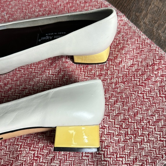 Etienne Aigner Women's Cream and Yellow Pumps - Picture 13 of 15